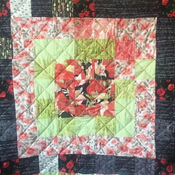 Hand Crafted New Poppies Quilt - Picture 1 of 12